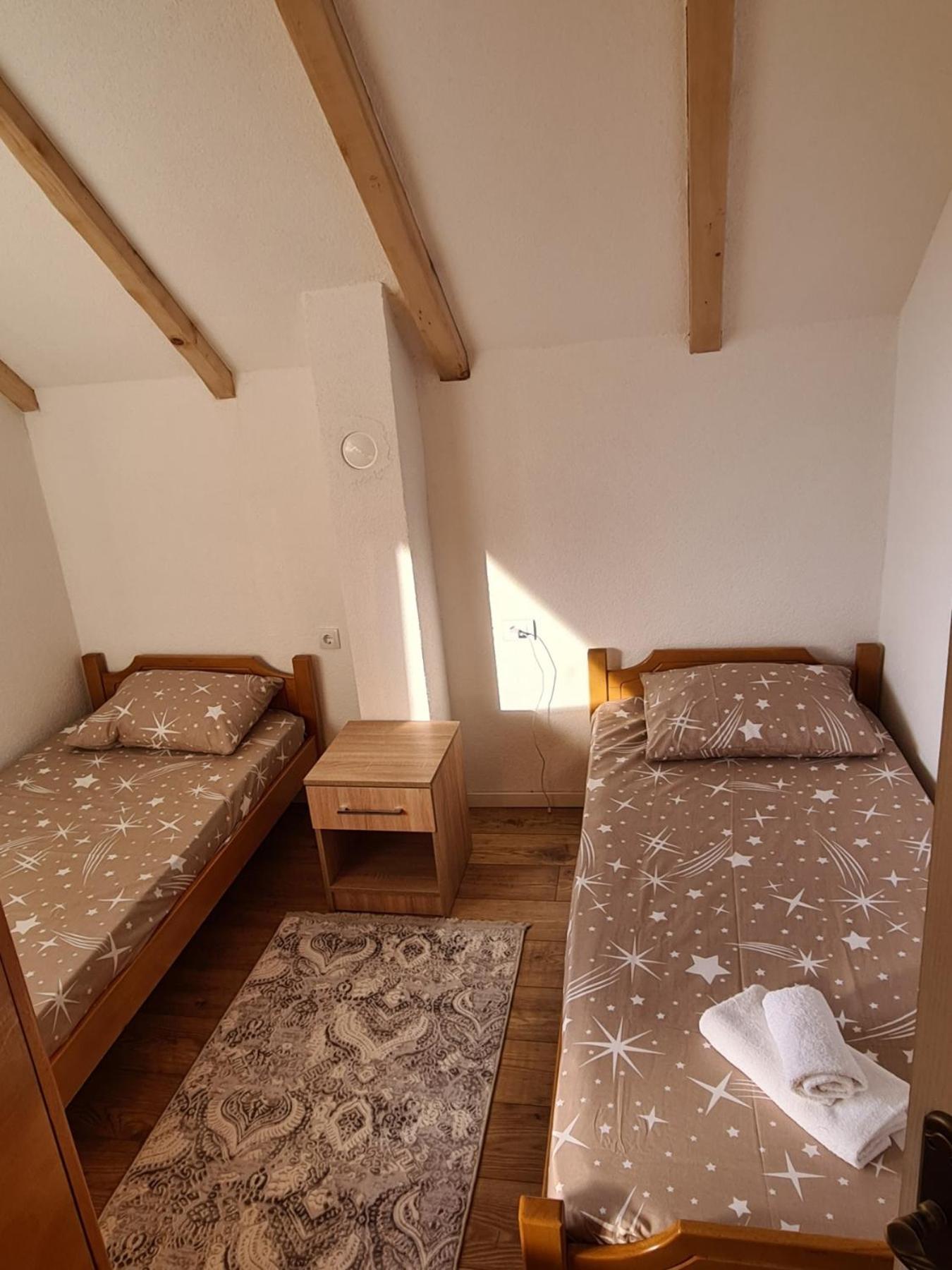 Bungalows Malagic Gusinje Екстер'єр фото